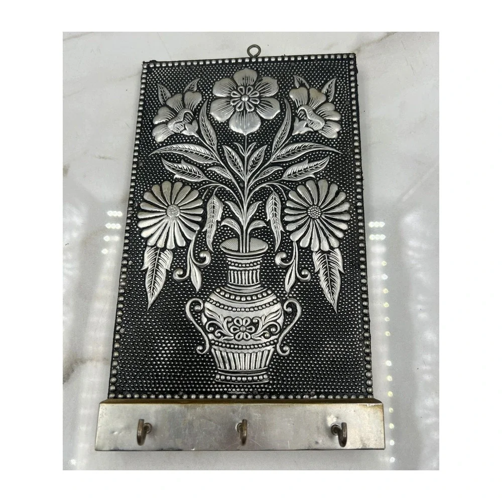 VTG Silver Tone Repousse Floral Vase Key Holder Wall Mounted 3 Hook Organizer